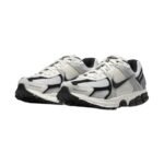 Nike Zoom Vomero 5 - Photon Dust Black - Image 3